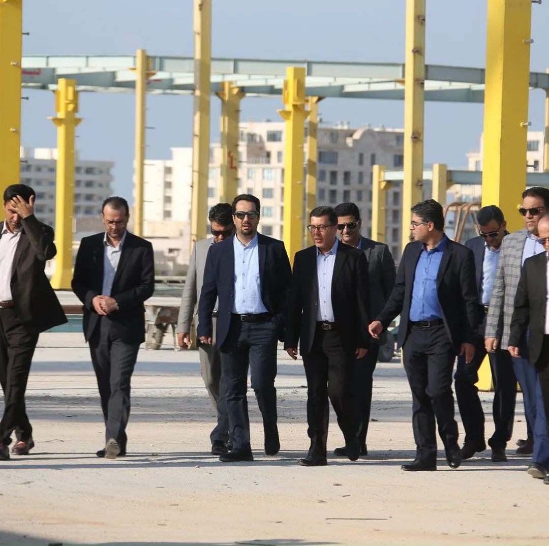 مهدی کوپایی مشاور توسعه کسب‌وکار در بازدید میدانی از پروژه ساختمانی